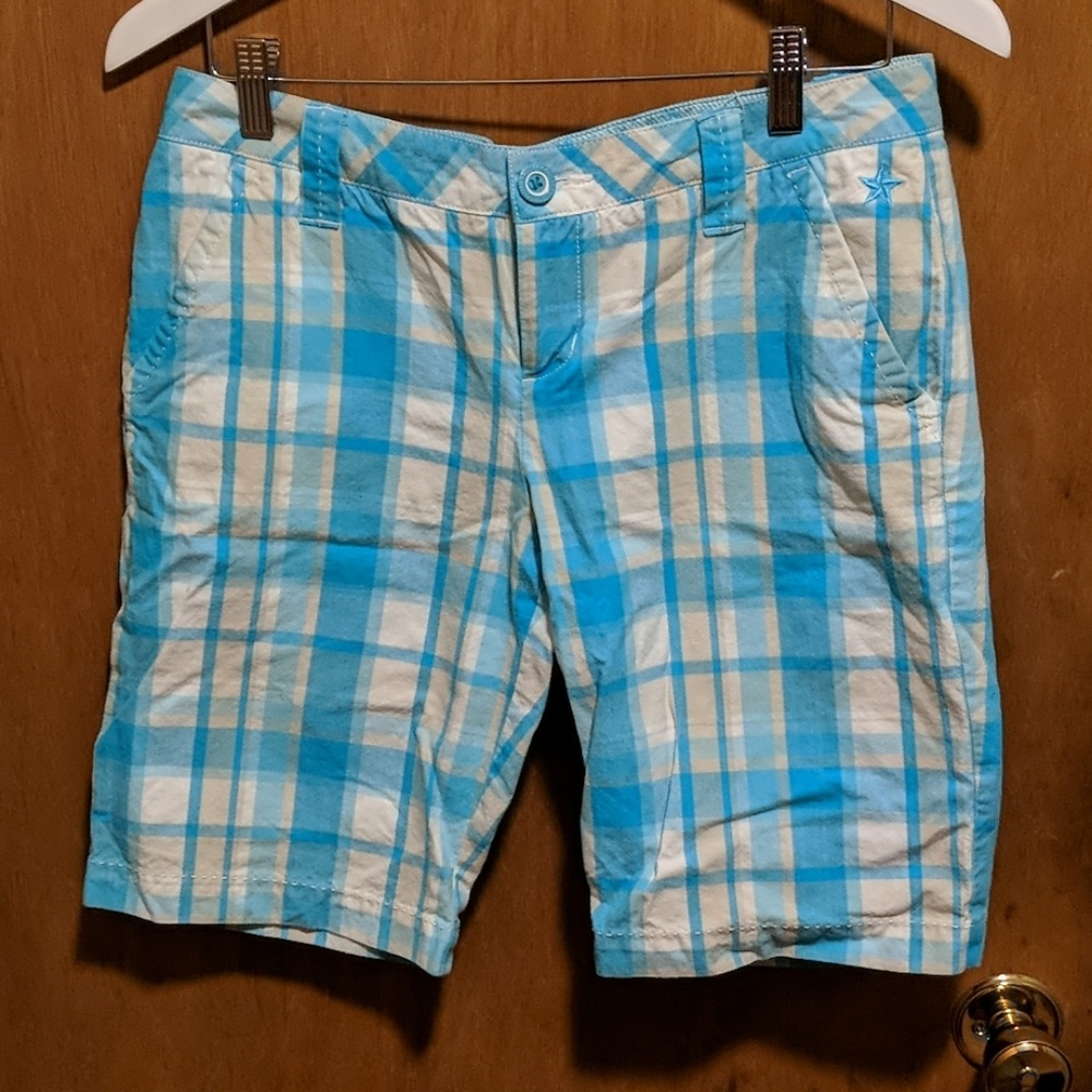 Nollie size 9 Bermuda style plaid shorts